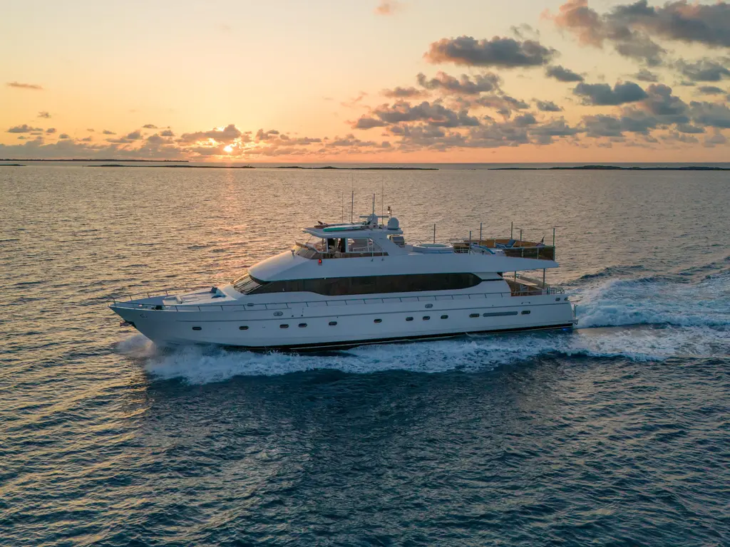 Two Seas 2001 Hargrave Flybridge Yacht For Sale in Miami Beach FL Two Seas 2001 Hargrave Flybridge Yacht For Sale in Miami Beach FL