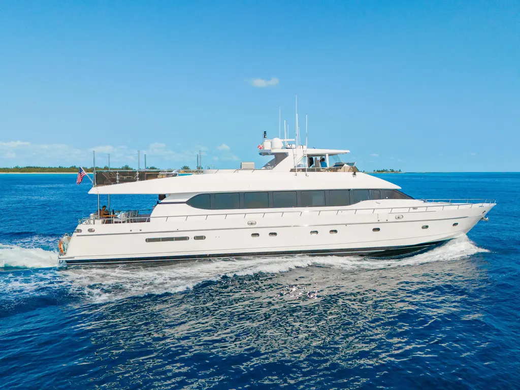 Two Seas 2001 Hargrave Flybridge Yacht For Sale in Miami Beach FL Two Seas 2001 Hargrave Flybridge Yacht For Sale in Miami Beach FL