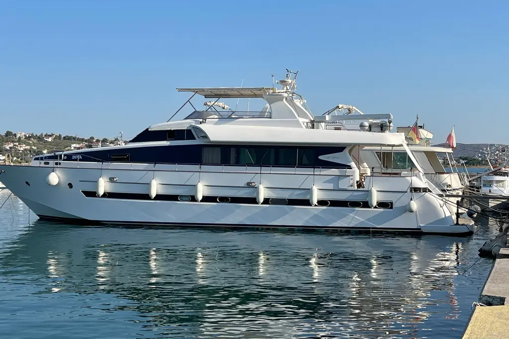 1995 82 Yacht For Sale in Athens 1995 82 Yacht For Sale in Athens