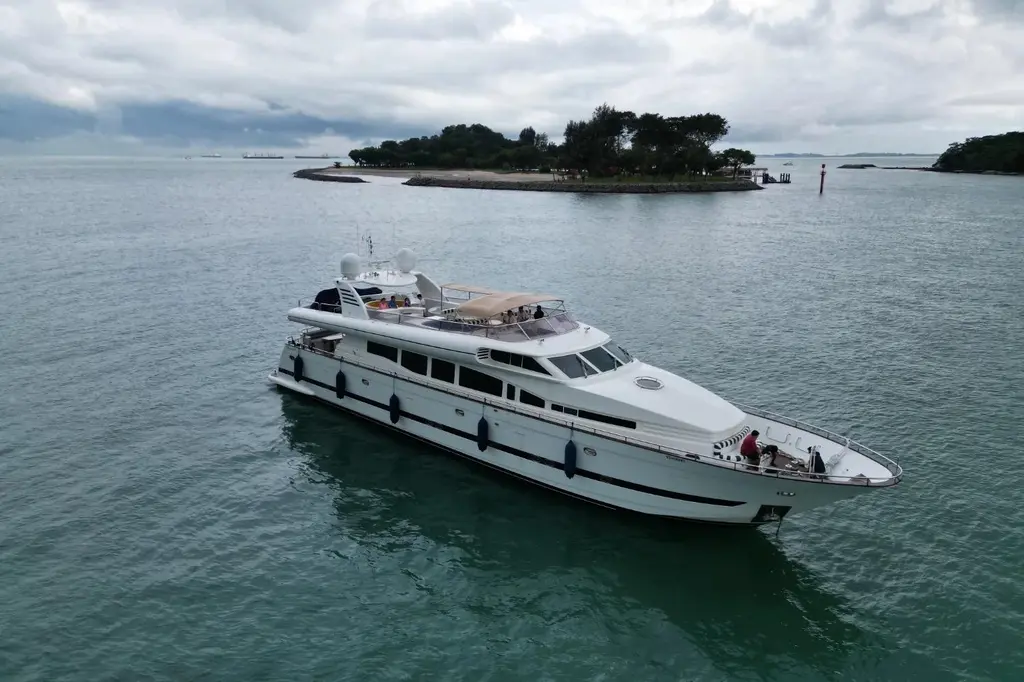 2002 Horizon 105 Yacht For Sale in singapore 2002 Horizon 105 Yacht For Sale in singapore