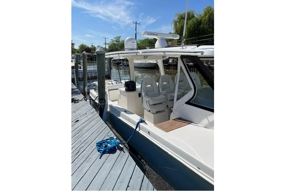  2023 Regal 38 SAV Yacht For Sale in Harrison Twp MI