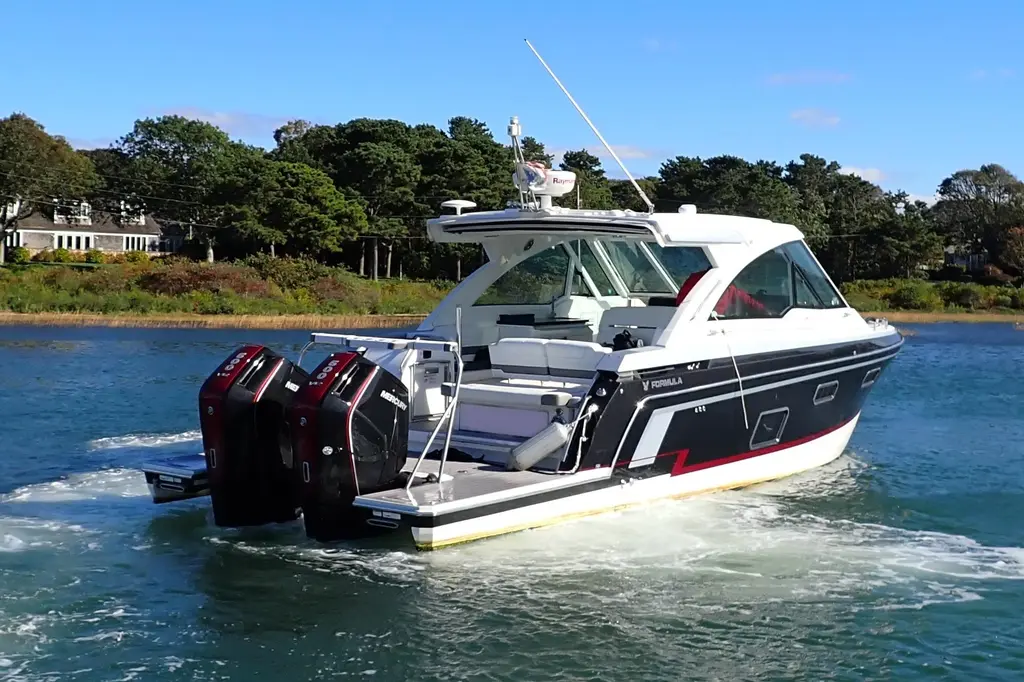  2022 Formula 380 Super Sport Crossover OB Yacht For Sale in Lindenhurst NY