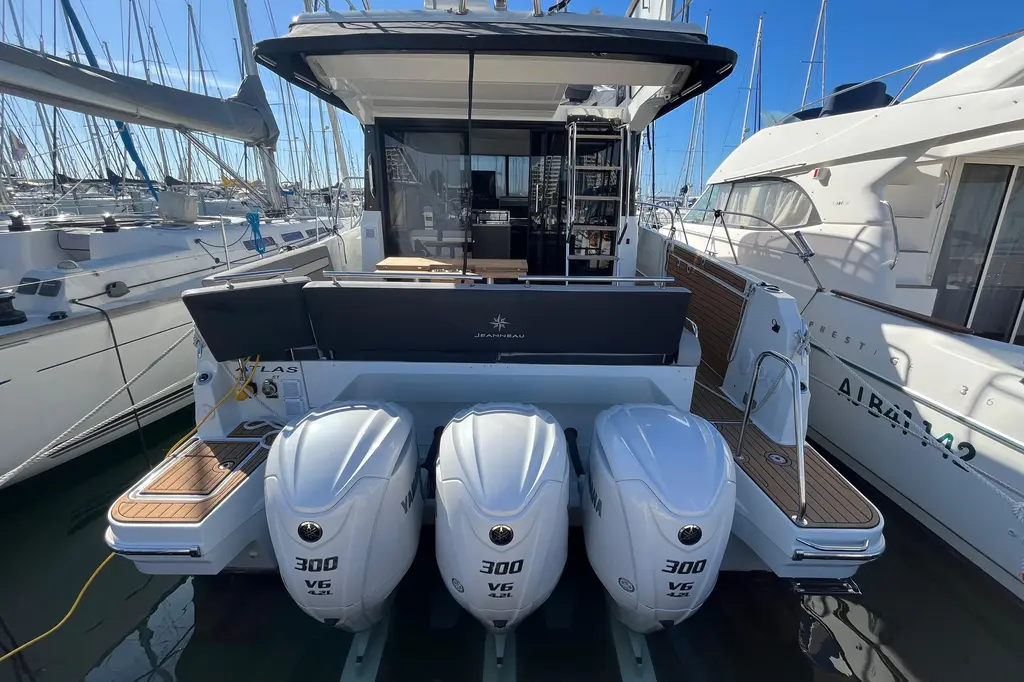 2024 Jeanneau Merry Fisher 1295 Fly Yacht For Sale in La Grande-Motte 34 2024 Jeanneau Merry Fisher 1295 Fly Yacht For Sale in La Grande-Motte 34