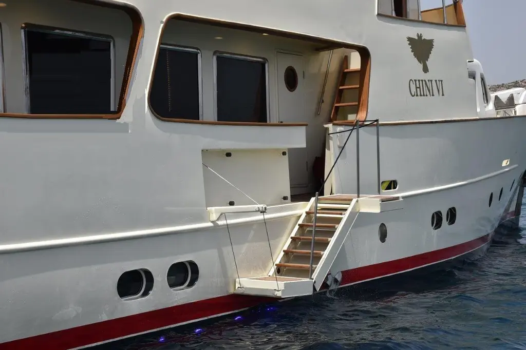 2005 Explorer Trawler 34m Yacht For Sale in Alicante ES-A 2005 Explorer Trawler 34m Yacht For Sale in Alicante ES-A