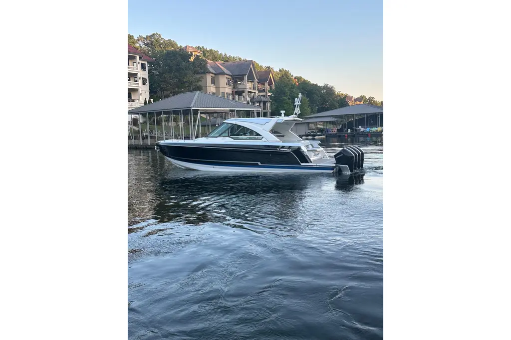 SEA WINDS 2020 Formula 400 Super Sport Crossover Yacht For Sale in Osage Beach MO SEA WINDS 2020 Formula 400 Super Sport Crossover Yacht For Sale in Osage Beach MO