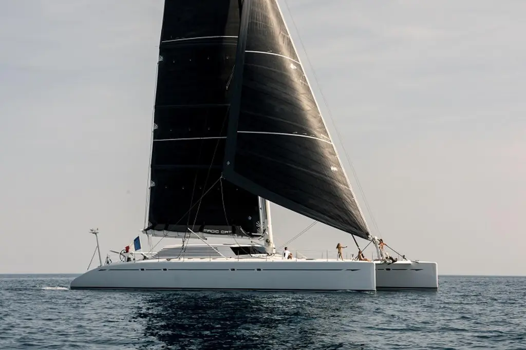 Magic Cat 1996 82 Yacht For Sale in S?te 34 Magic Cat 1996 82 Yacht For Sale in S?te 34