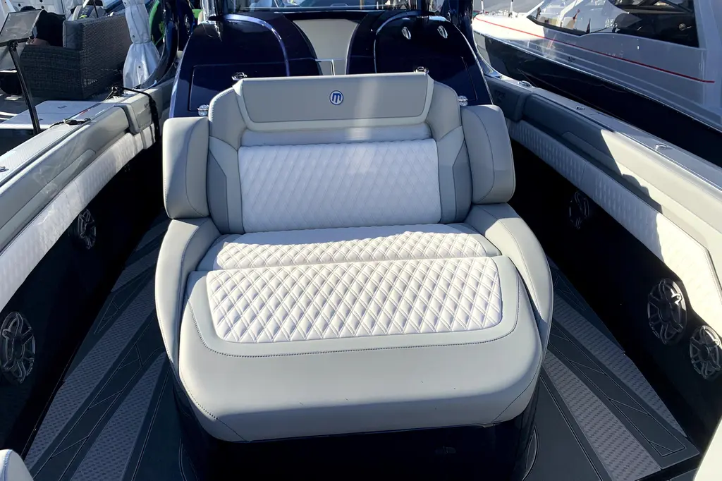 2026 Mystic Powerboats M3800 Yacht For Sale in DeLand FL 2026 Mystic Powerboats M3800 Yacht For Sale in DeLand FL