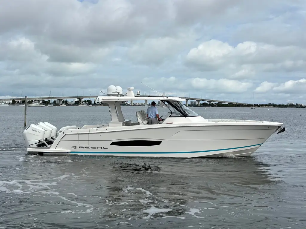  2024 Regal 38 SAV Yacht For Sale in Jensen Beach FL