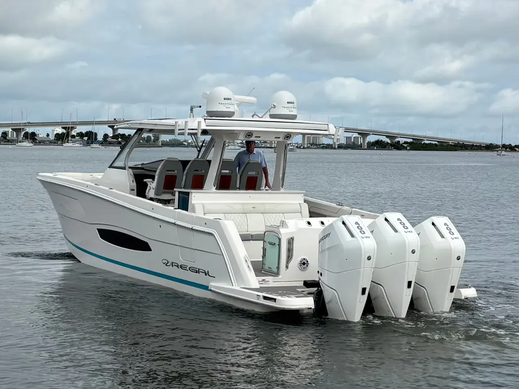  2024 Regal 38 SAV Yacht For Sale in Jensen Beach FL
