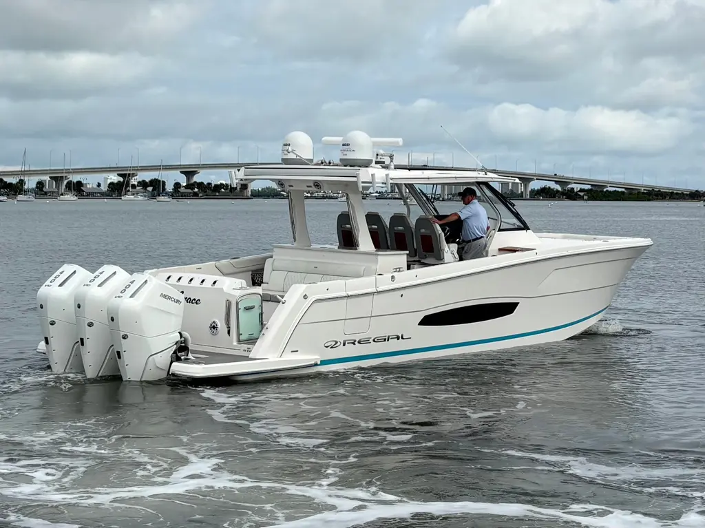  2024 Regal 38 SAV Yacht For Sale in Jensen Beach FL