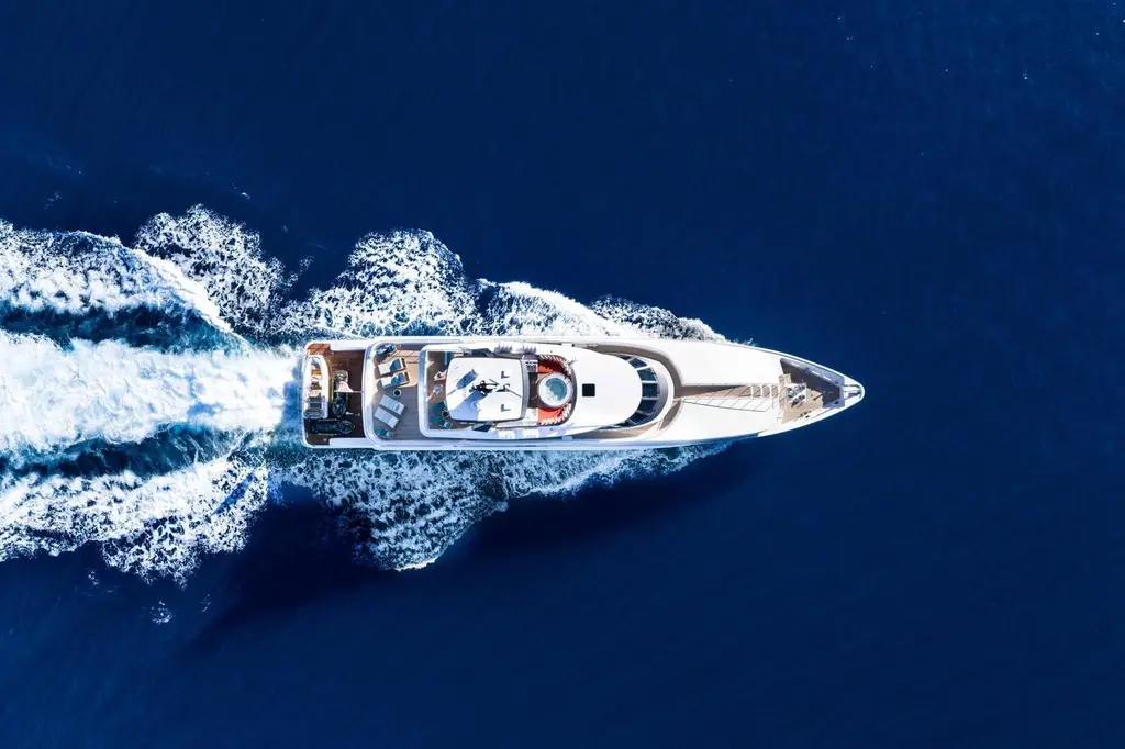 TAHI 1993 Heesen Semi displacement motor yacht Yacht For Sale in La Ciotat 13 TAHI 1993 Heesen Semi displacement motor yacht Yacht For Sale in La Ciotat 13