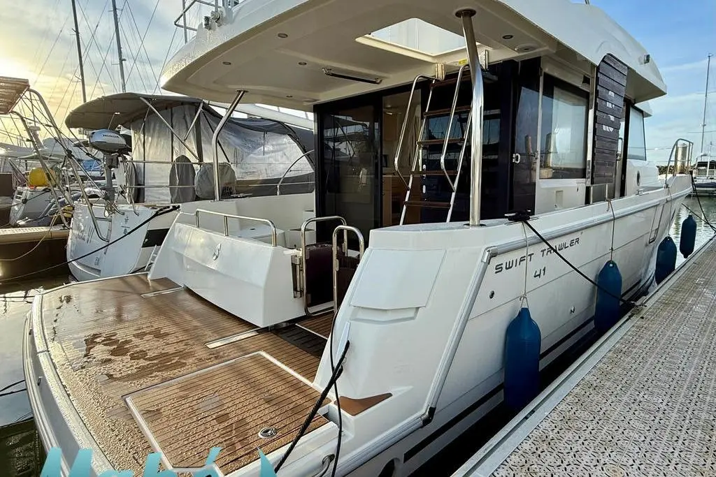 2024 Beneteau Swift Trawler 41 Fly Yacht For Sale in La Trinité-sur-Mer 56 2024 Beneteau Swift Trawler 41 Fly Yacht For Sale in La Trinité-sur-Mer 56
