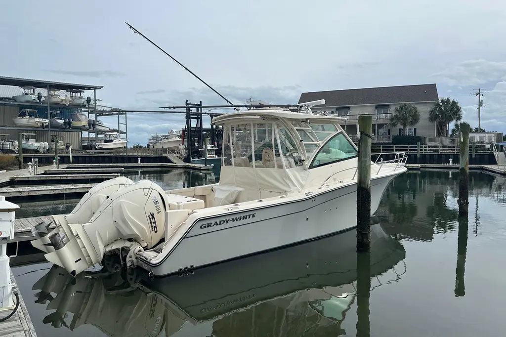2024 Grady-White Express 330 Yacht For Sale in Beaufort NC 2024 Grady-White Express 330 Yacht For Sale in Beaufort NC