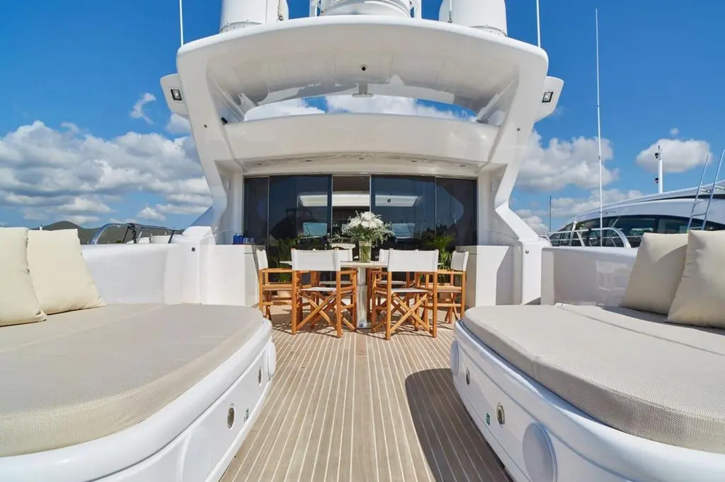 2003 Mangusta 108 Yacht For Sale in Pisa IT-PI 2003 Mangusta 108 Yacht For Sale in Pisa IT-PI