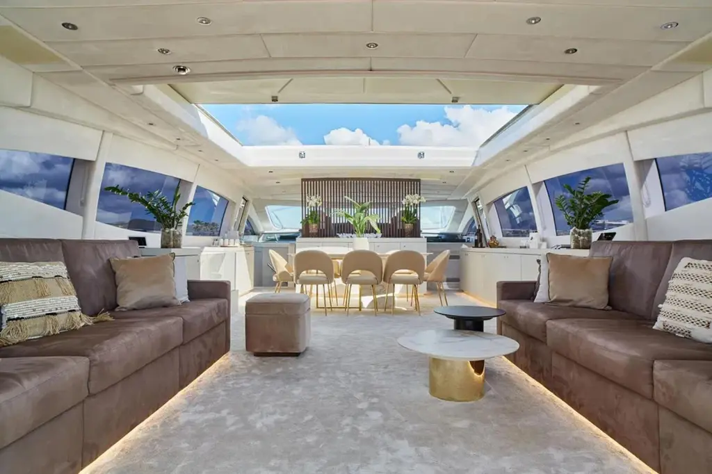 2003 Mangusta 108 Yacht For Sale in Pisa IT-PI 2003 Mangusta 108 Yacht For Sale in Pisa IT-PI