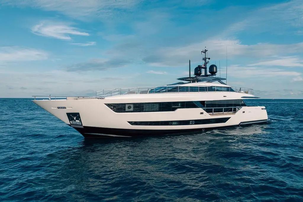 RANDY BETH 2018 Custom Line CL120 Yacht For Sale in West Palm Beach FL RANDY BETH 2018 Custom Line CL120 Yacht For Sale in West Palm Beach FL