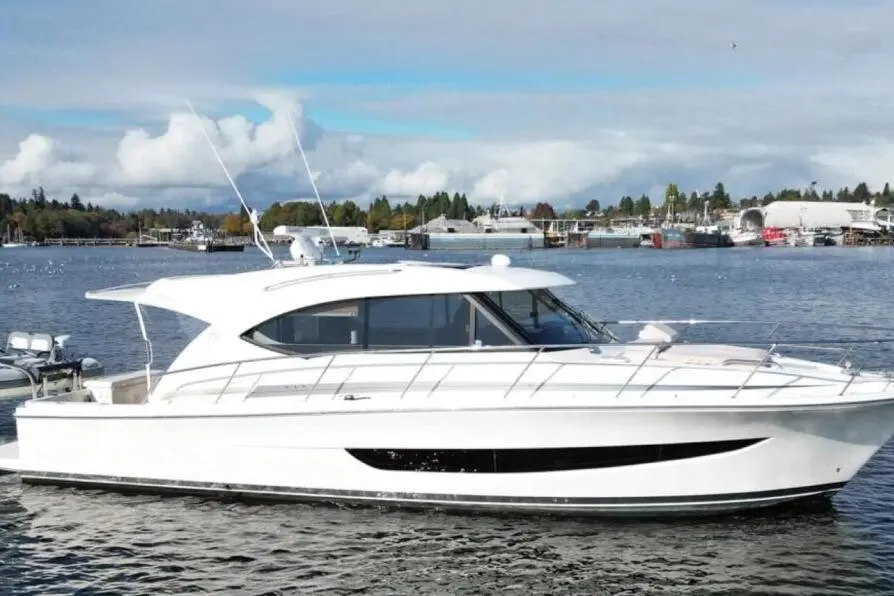 SABINE 2019 Riviera 395 SUV Yacht For Sale in Seattle WA SABINE 2019 Riviera 395 SUV Yacht For Sale in Seattle WA