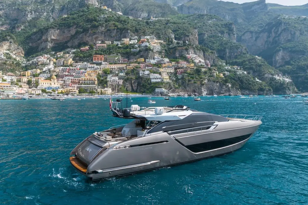 KAR 2021 Riva 88' Folgore Yacht For Sale in Palermo IT-PA