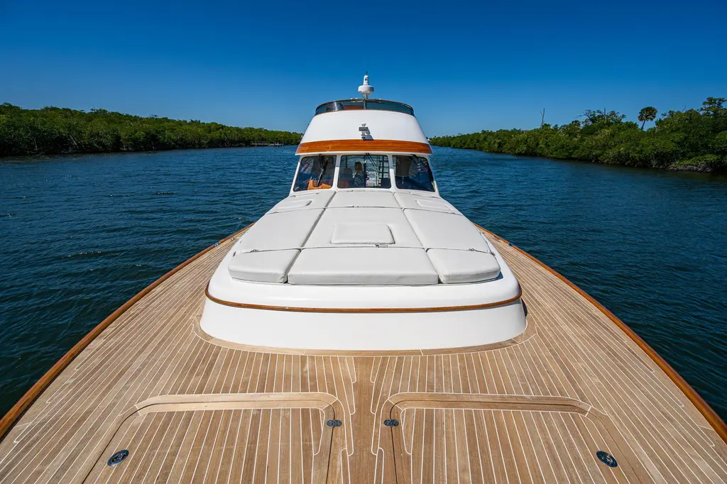 VERA NORTH 2021 Hinckley Talaria 55 Flybridge Yacht For Sale in Stuart FL VERA NORTH 2021 Hinckley Talaria 55 Flybridge Yacht For Sale in Stuart FL