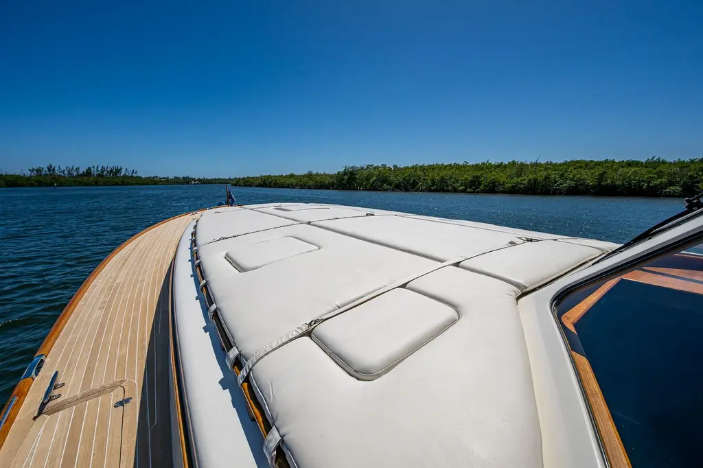 VERA NORTH 2021 Hinckley Talaria 55 Flybridge Yacht For Sale in Stuart FL VERA NORTH 2021 Hinckley Talaria 55 Flybridge Yacht For Sale in Stuart FL