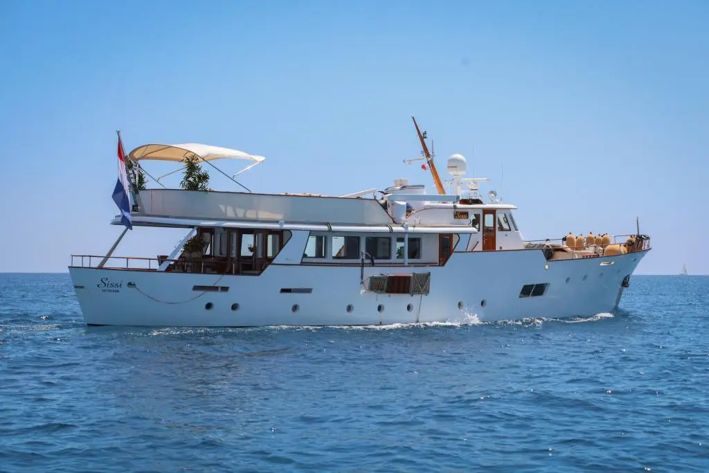 SISSI 1963 Feadship 27 Yacht For Sale in Marbella ES-MA SISSI 1963 Feadship 27 Yacht For Sale in Marbella ES-MA