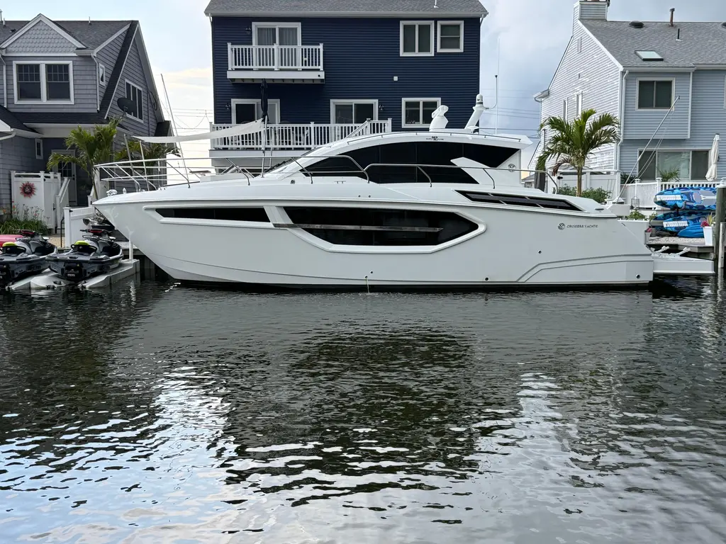 2018 Cruisers Yachts 42 Cantius Yacht For Sale in Brick NJ 2018 Cruisers Yachts 42 Cantius Yacht For Sale in Brick NJ