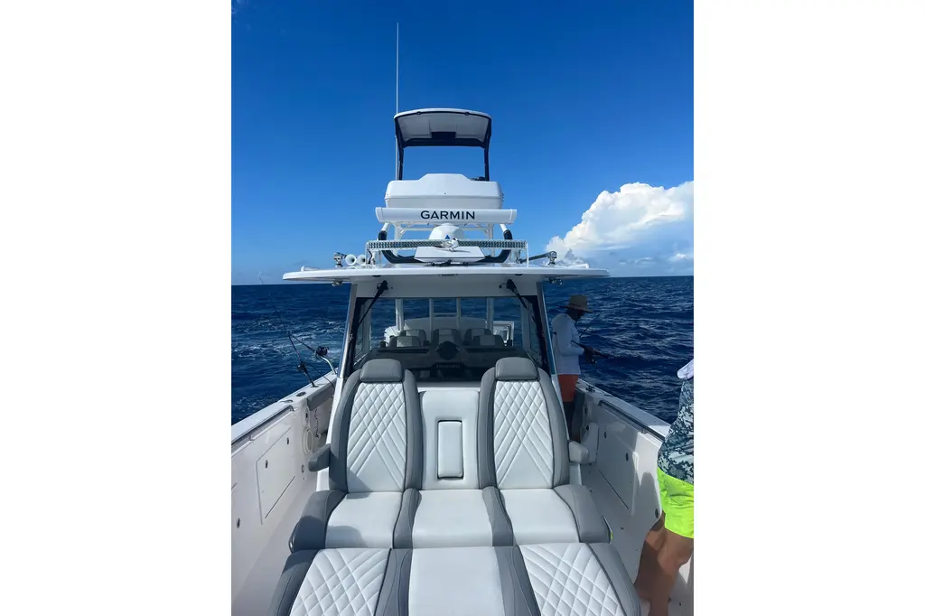 2020 Everglades 435 Center Console Yacht For Sale in Providenciales and West Caicos 2020 Everglades 435 Center Console Yacht For Sale in Providenciales and West Caicos