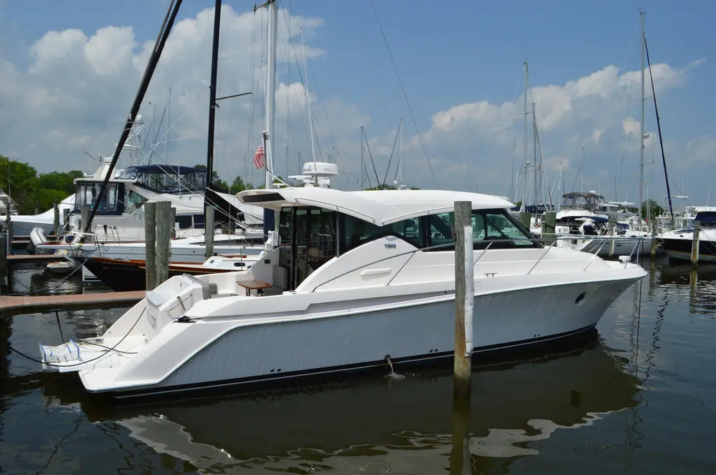 Fesstivus 2019 Tiara Yachts C39 Coupe Yacht For Sale in Tracys Landing MD Fesstivus 2019 Tiara Yachts C39 Coupe Yacht For Sale in Tracys Landing MD