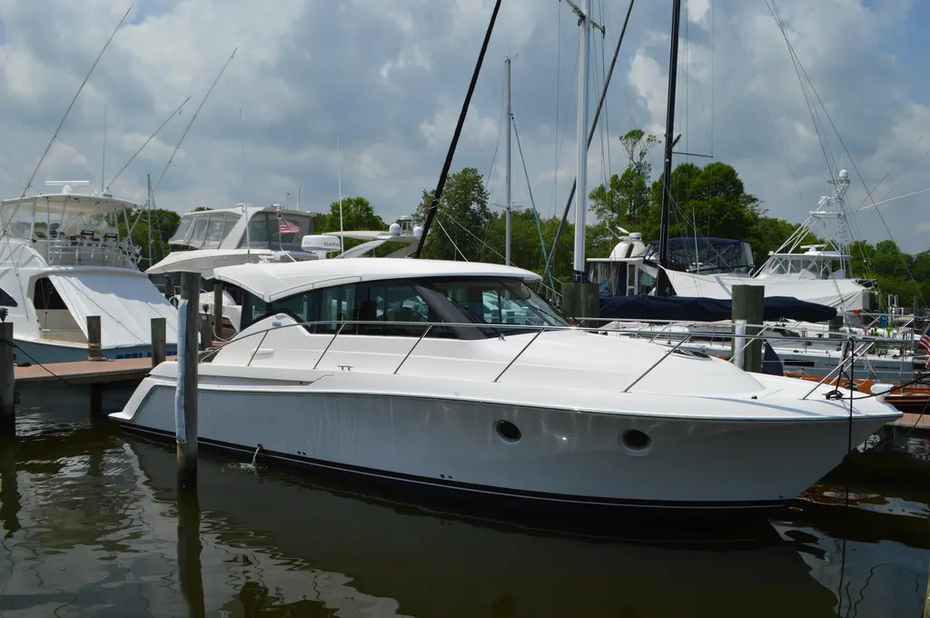 Fesstivus 2019 Tiara Yachts C39 Coupe Yacht For Sale in Tracys Landing MD Fesstivus 2019 Tiara Yachts C39 Coupe Yacht For Sale in Tracys Landing MD