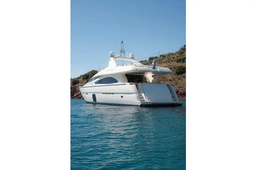LIDIA 2006 Ferretti Yachts 830 Yacht For Sale in Athens LIDIA 2006 Ferretti Yachts 830 Yacht For Sale in Athens