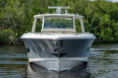 AJ 2020 Boston Whaler 420 Outrage Yacht For Sale in Hamilton 