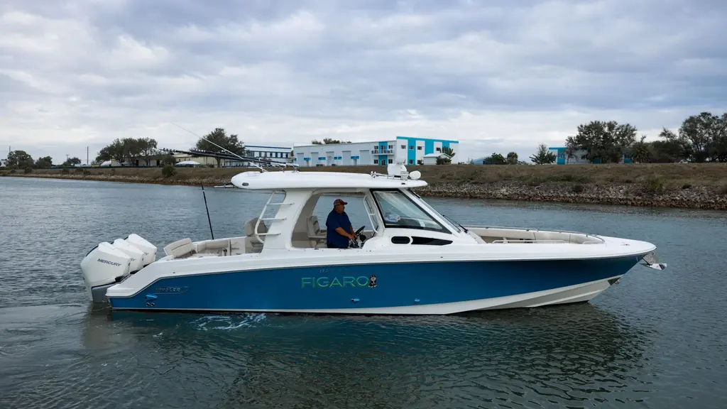 T/T Figaro 2023 Boston Whaler 350 Realm Yacht For Sale in Venice FL T/T Figaro 2023 Boston Whaler 350 Realm Yacht For Sale in Venice FL