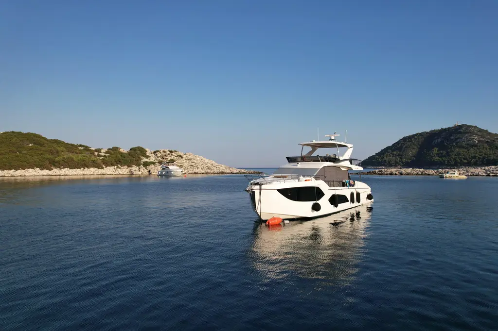  2024 Absolute Yachts 60 Fly Yacht For Sale in Procida IT-NA