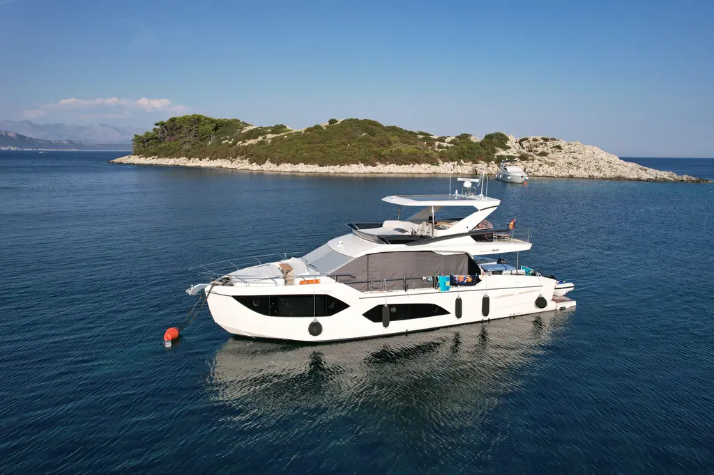  2024 Absolute Yachts 60 Fly Yacht For Sale in Procida IT-NA