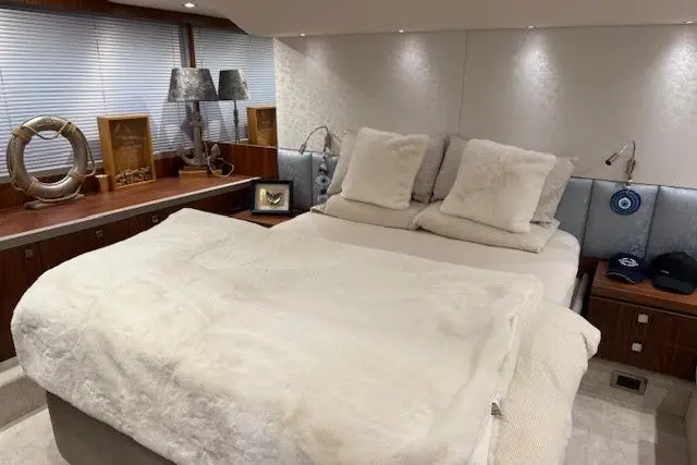2017 Sunseeker Manhattan 52 Yacht For Sale in Ouddorp 2017 Sunseeker Manhattan 52 Yacht For Sale in Ouddorp