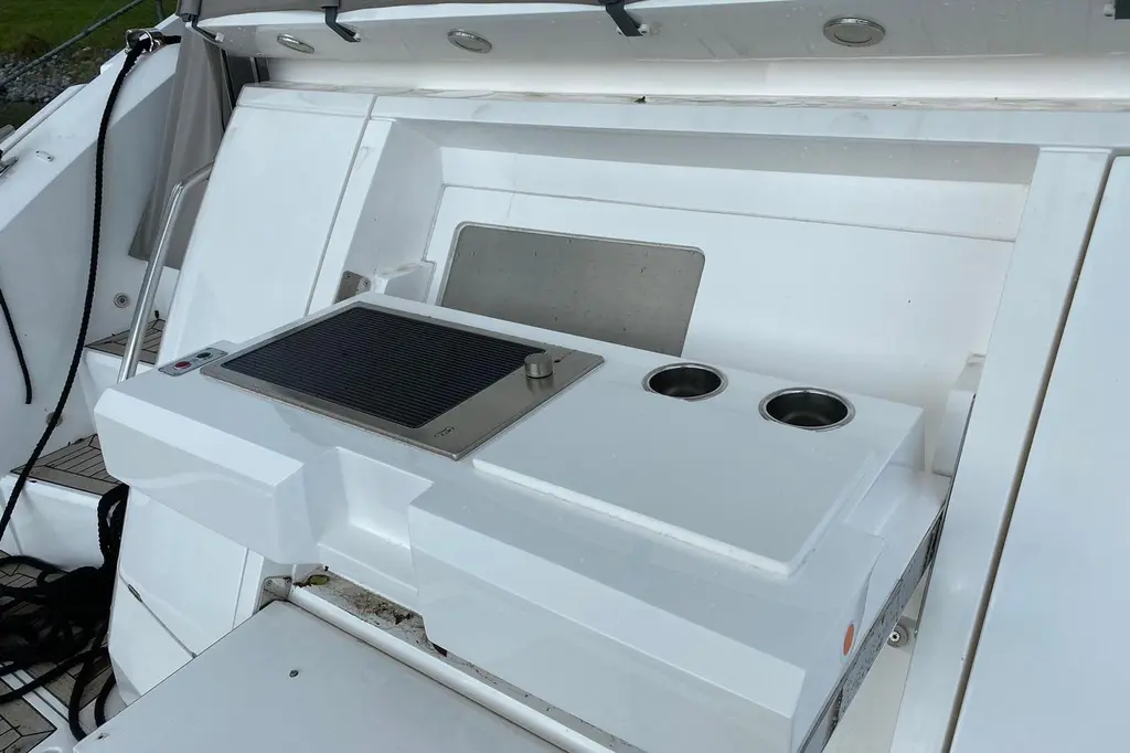 2017 Sunseeker Manhattan 52 Yacht For Sale in Ouddorp 2017 Sunseeker Manhattan 52 Yacht For Sale in Ouddorp
