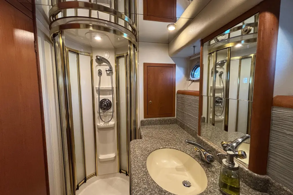 Tahoe 1996 Queenship PHMY Yacht For Sale in Anacortes WA Tahoe 1996 Queenship PHMY Yacht For Sale in Anacortes WA