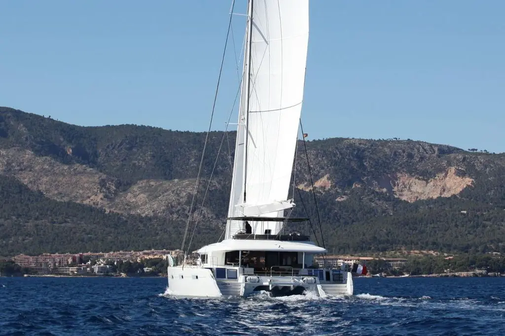LADY M 2014 Lagoon 620 Yacht For Sale in Canet-en-Roussillon 66 LADY M 2014 Lagoon 620 Yacht For Sale in Canet-en-Roussillon 66