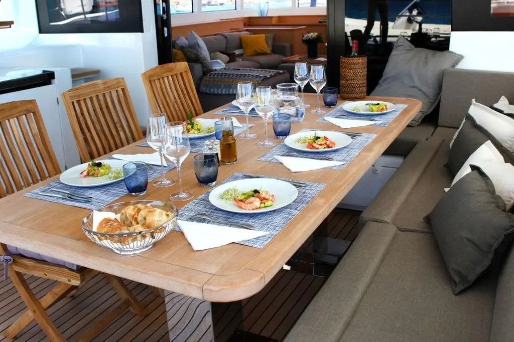 LADY M 2014 Lagoon 620 Yacht For Sale in Canet-en-Roussillon 66 LADY M 2014 Lagoon 620 Yacht For Sale in Canet-en-Roussillon 66