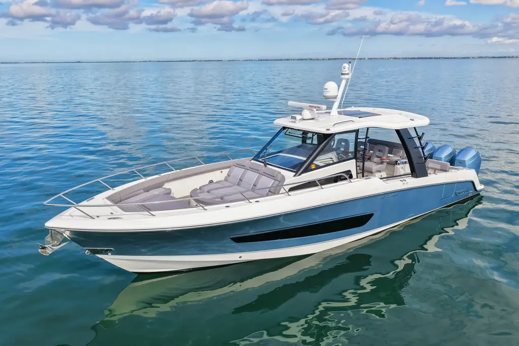 2023 Boston Whaler 420 Outrage Yacht For Sale in Sarasota FL 2023 Boston Whaler 420 Outrage Yacht For Sale in Sarasota FL
