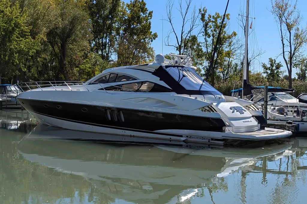 2006 Sunseeker Predator 68 Yacht For Sale in Chatham-Kent ON 2006 Sunseeker Predator 68 Yacht For Sale in Chatham-Kent ON