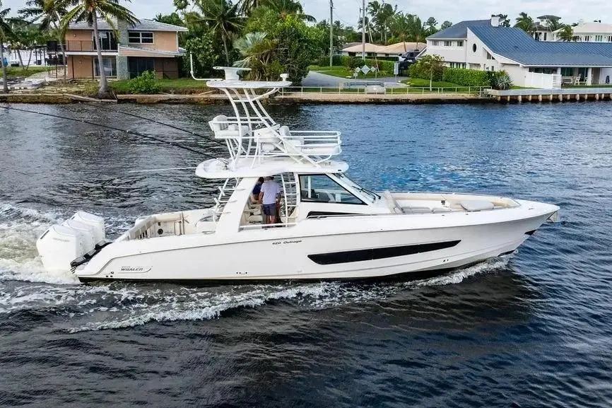 2022 Boston Whaler 420 Outrage Yacht For Sale in Pompano Beach FL 2022 Boston Whaler 420 Outrage Yacht For Sale in Pompano Beach FL