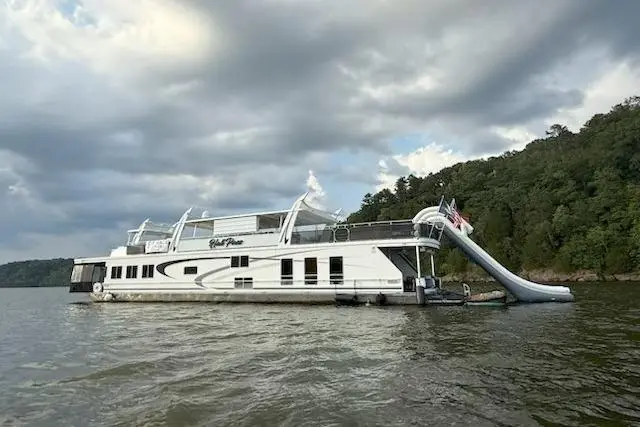 2008 Sharpe 105 Custom Houseboat Yacht For Sale in Iuka MS 2008 Sharpe 105 Custom Houseboat Yacht For Sale in Iuka MS