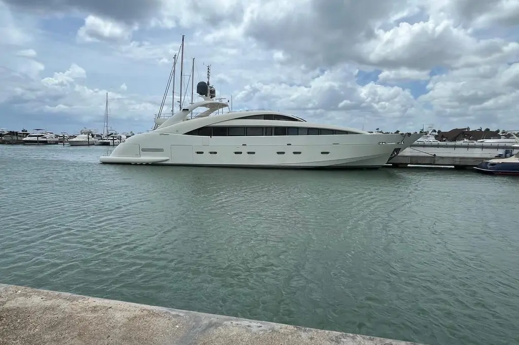 2005 ISA 235 gt Yacht For Sale in La Romana 2005 ISA 235 gt Yacht For Sale in La Romana