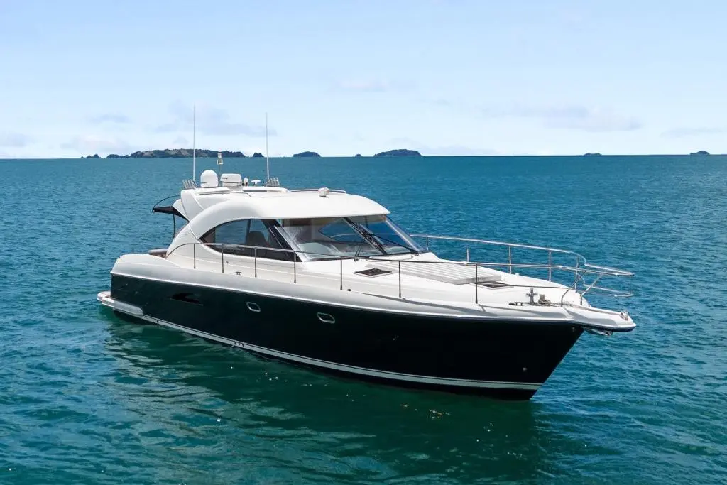 2007 Riviera 4700 Sport Yacht Yacht For Sale in Auckland 2007 Riviera 4700 Sport Yacht Yacht For Sale in Auckland