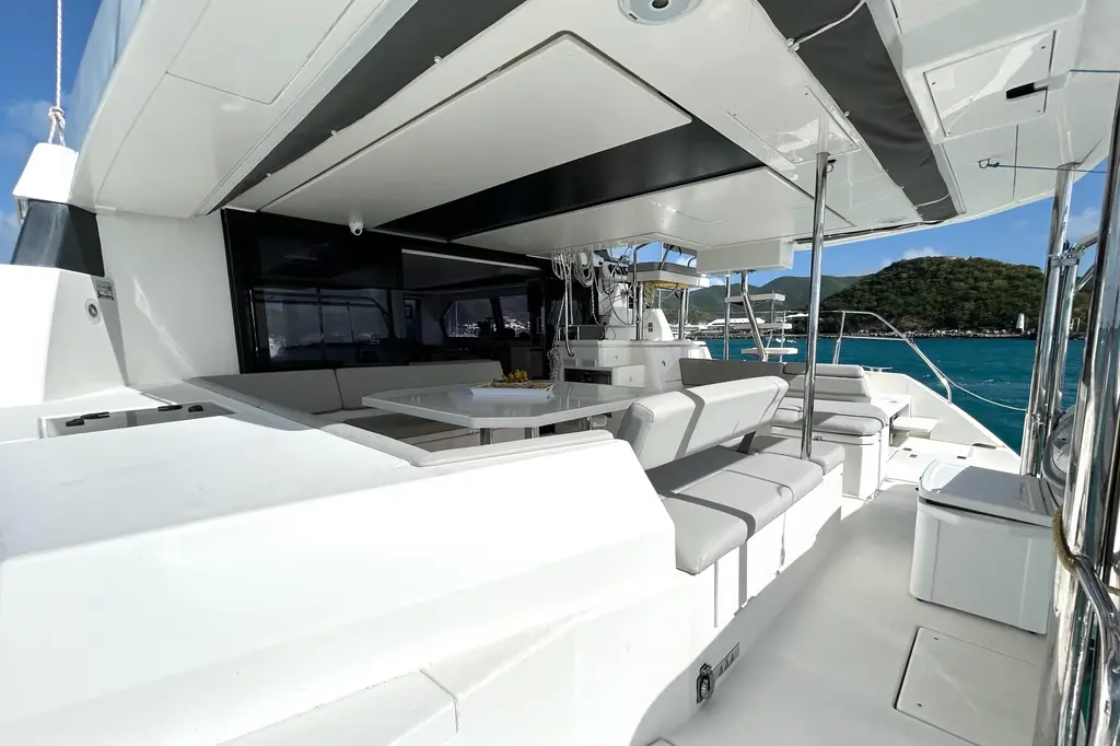 Vie En Rose 2020 Leopard 50 Yacht For Sale in Saint Martin 