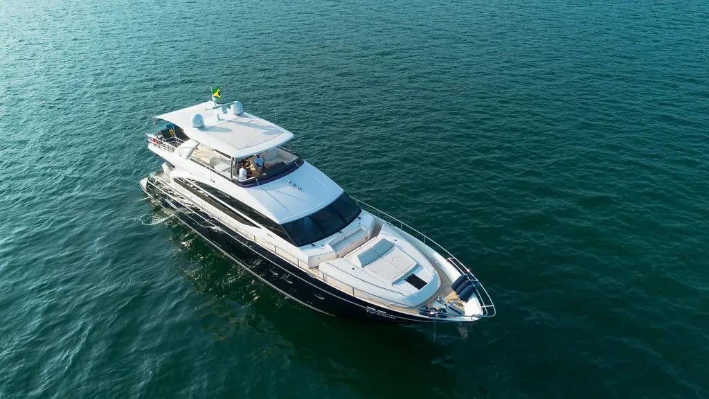 Far Niente 2014 Princess 82 Flybridge Motor Yacht Yacht For Sale in Angra dos Reis Far Niente 2014 Princess 82 Flybridge Motor Yacht Yacht For Sale in Angra dos Reis