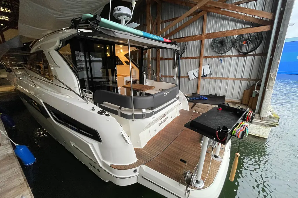 Damgooddays 2020 Bavaria S40 Coupe Yacht For Sale in Nanaimo BC Damgooddays 2020 Bavaria S40 Coupe Yacht For Sale in Nanaimo BC
