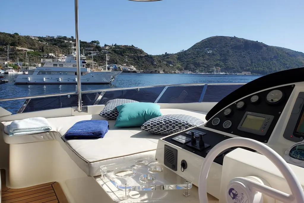  2009 Aicon Yachts 64 Yacht For Sale in Golfe Juan 