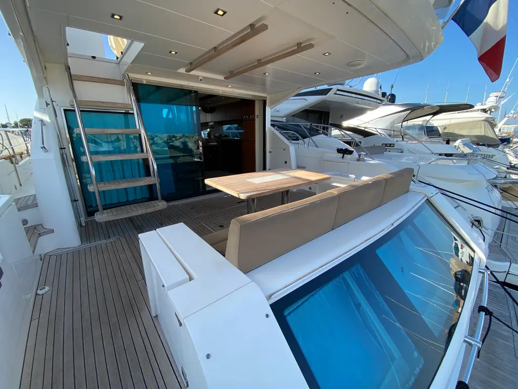 COCO 2012 Fairline Squadron 65 Yacht For Sale in Hyères 83 COCO 2012 Fairline Squadron 65 Yacht For Sale in Hyères 83